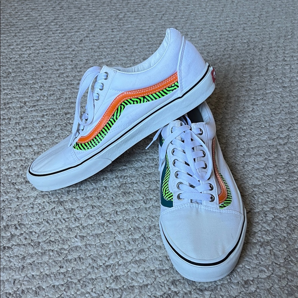 Vans Old Skool Wave True White/Multi sneakers. Men’s sz. 11.  Good cond.
